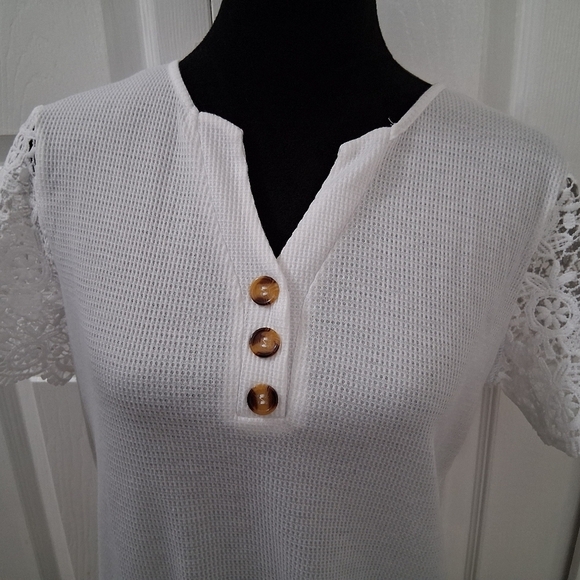 NWOT Waffle Knit White Lace Top  Size M - Picture 3 of 13